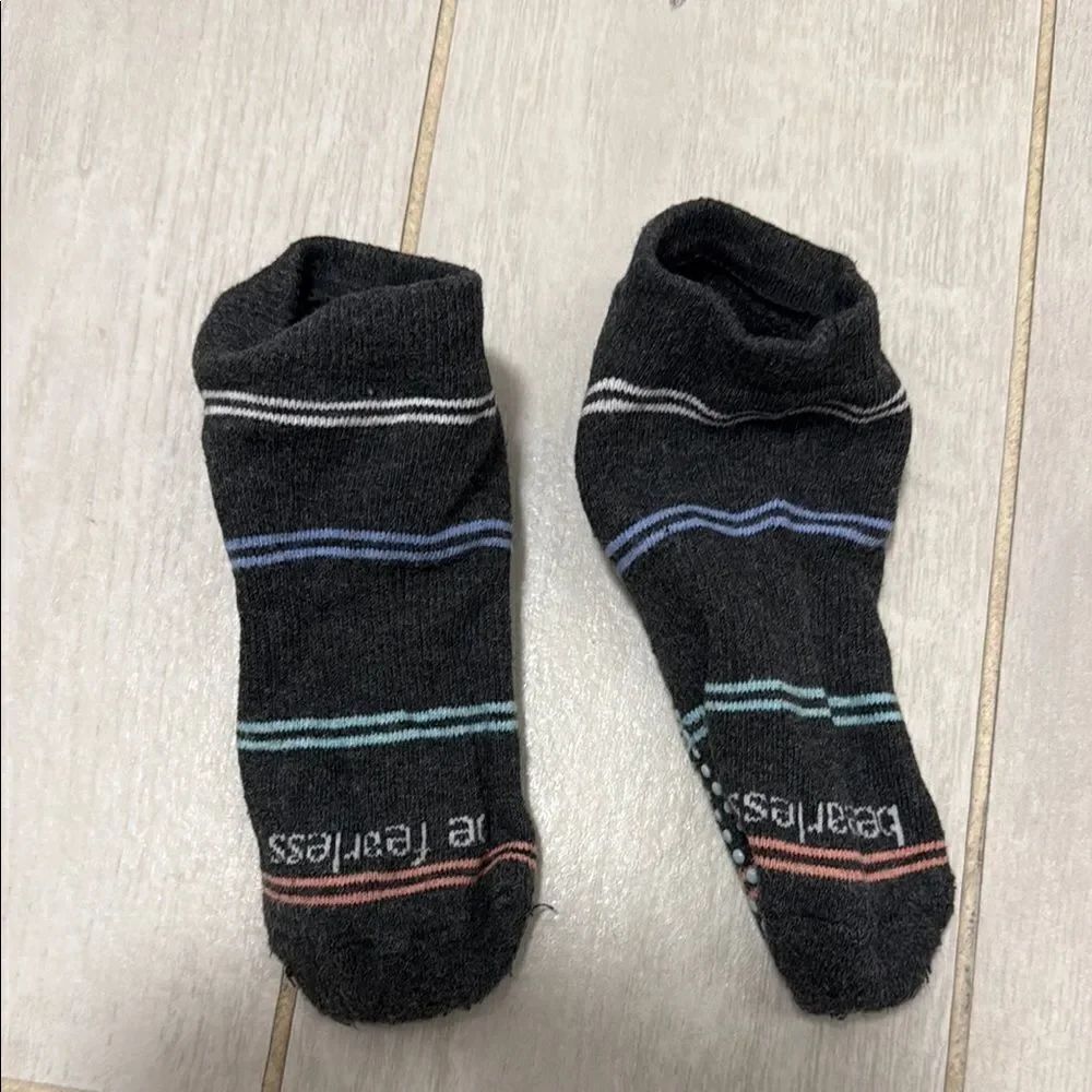 Sticky be grey and multicolor socks